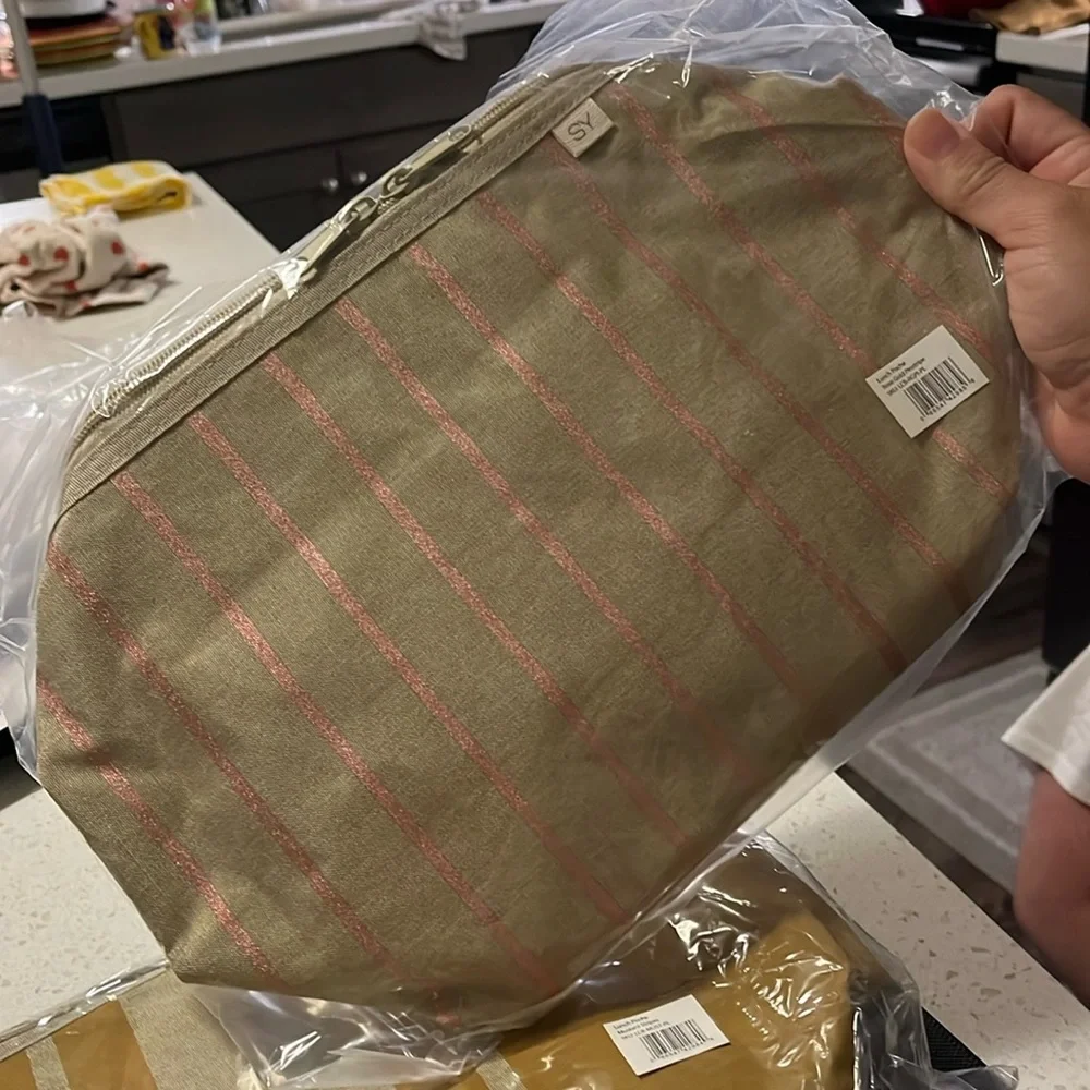 NWT "Nourish by SoYoung" Lunch Bag - Rose Gold Pinstripe - Picture 2 of 10